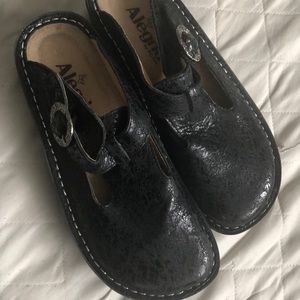 Shoes black